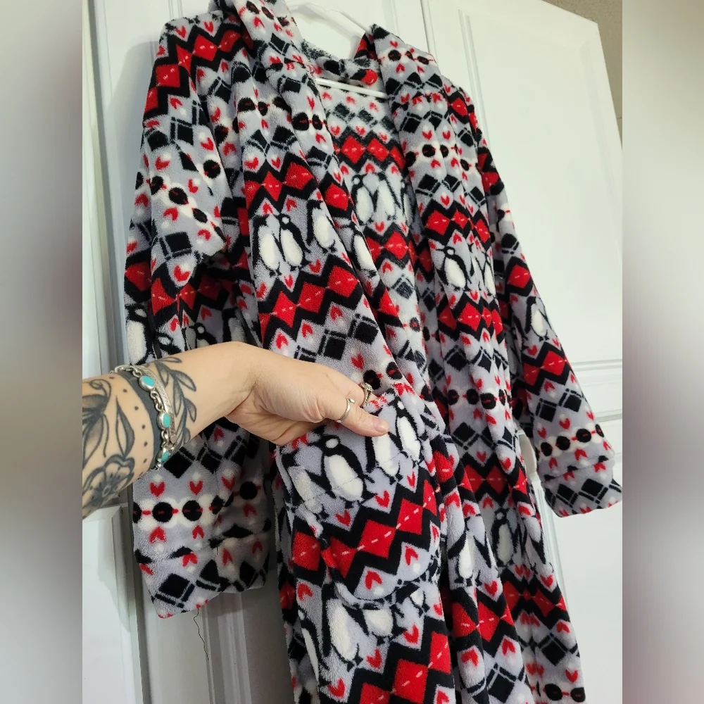 Vera Bradley Red and Black Penguin Plush Hooded Robe, Size Small/Medium, S/M
